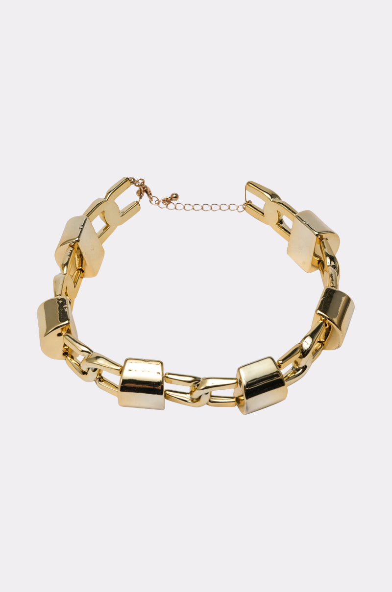 The CHUNK CHAIN PLASTIC CHOKER features chunky, rectangular links and a lobster clasp closure, showcased on a plain white background. 1
