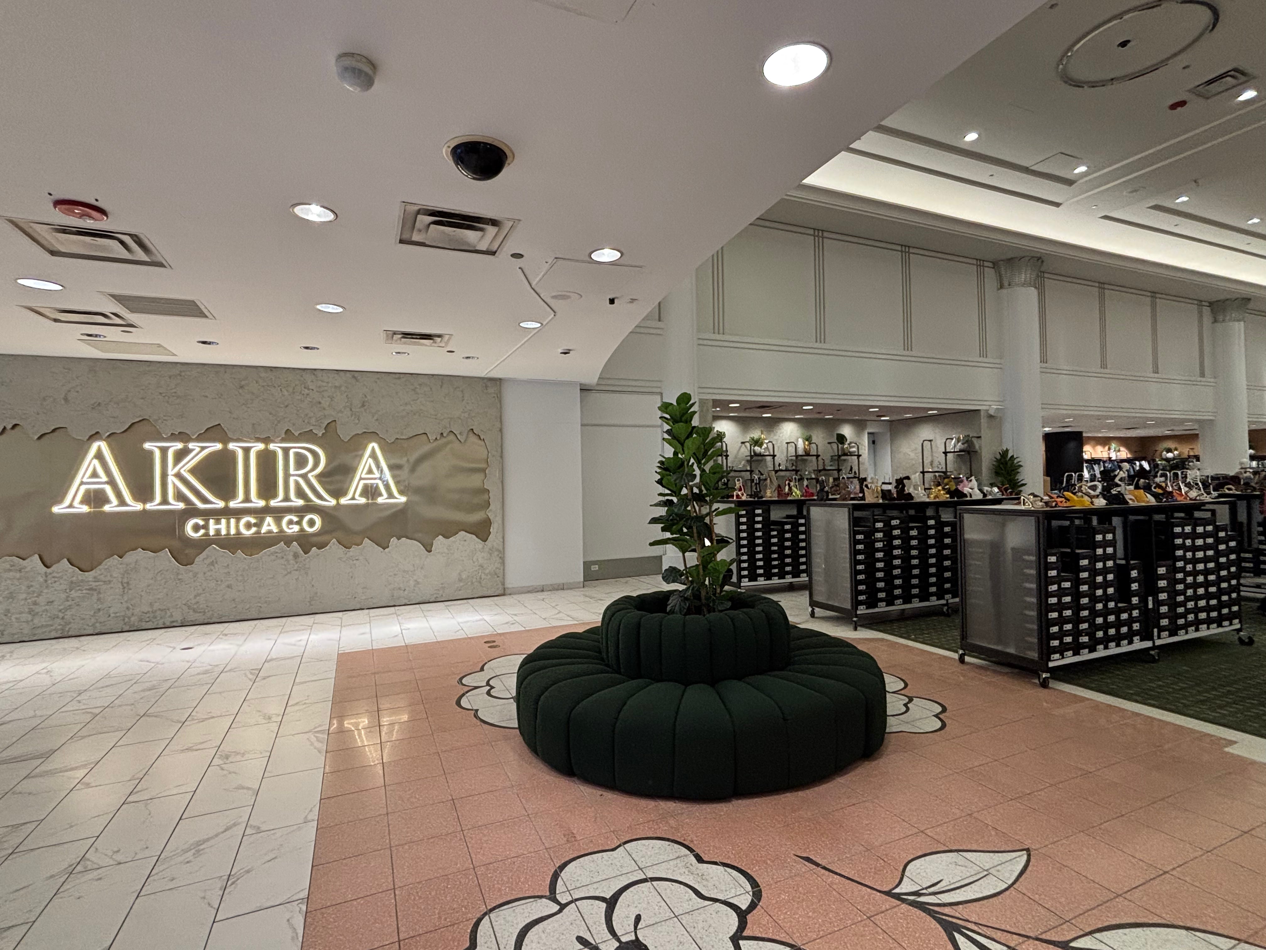 AKIRA Water Tower Place Chicago - Store & Personal Stylists