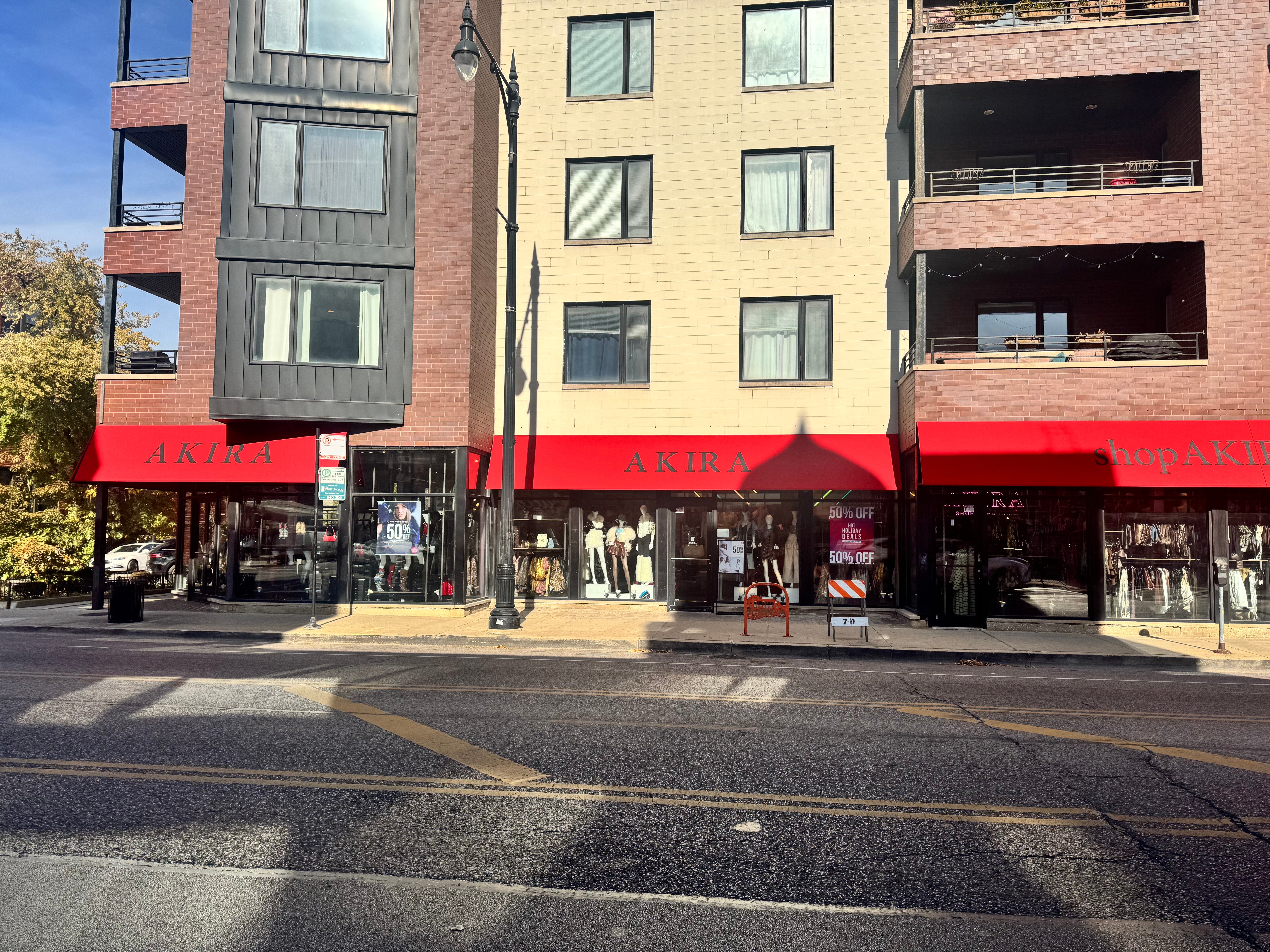 AKIRA Bucktown Chicago - Store & Personal Stylists