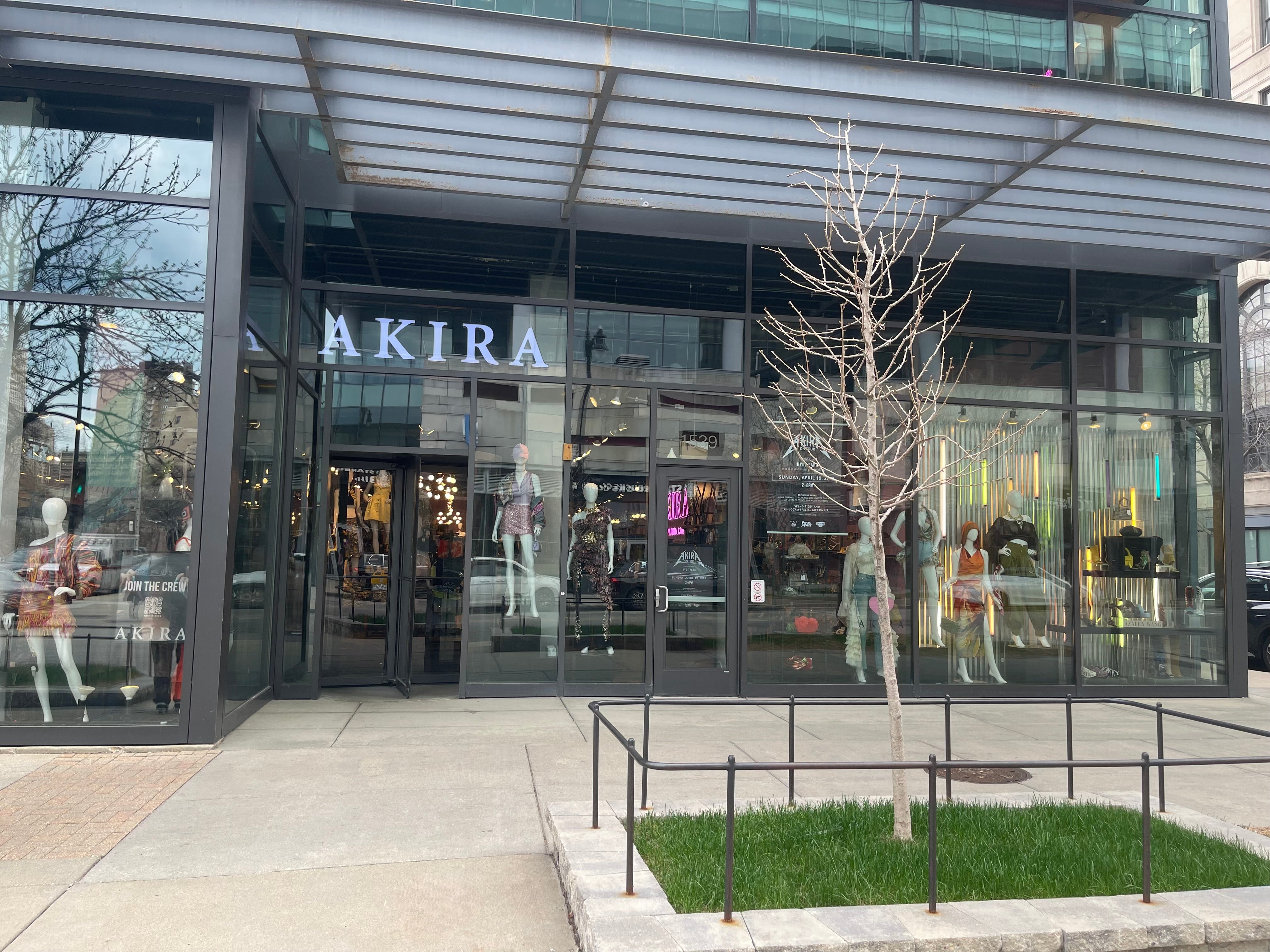 AKIRA Hyde Park Chicago - Store & Personal Stylists