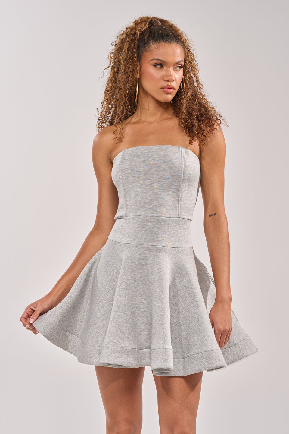 women's strapless dress Petal and Pup Saskia Midi paired with a lightweight poplin skirt for easy movement 'Sasha' Strapless Flowy Dress Black