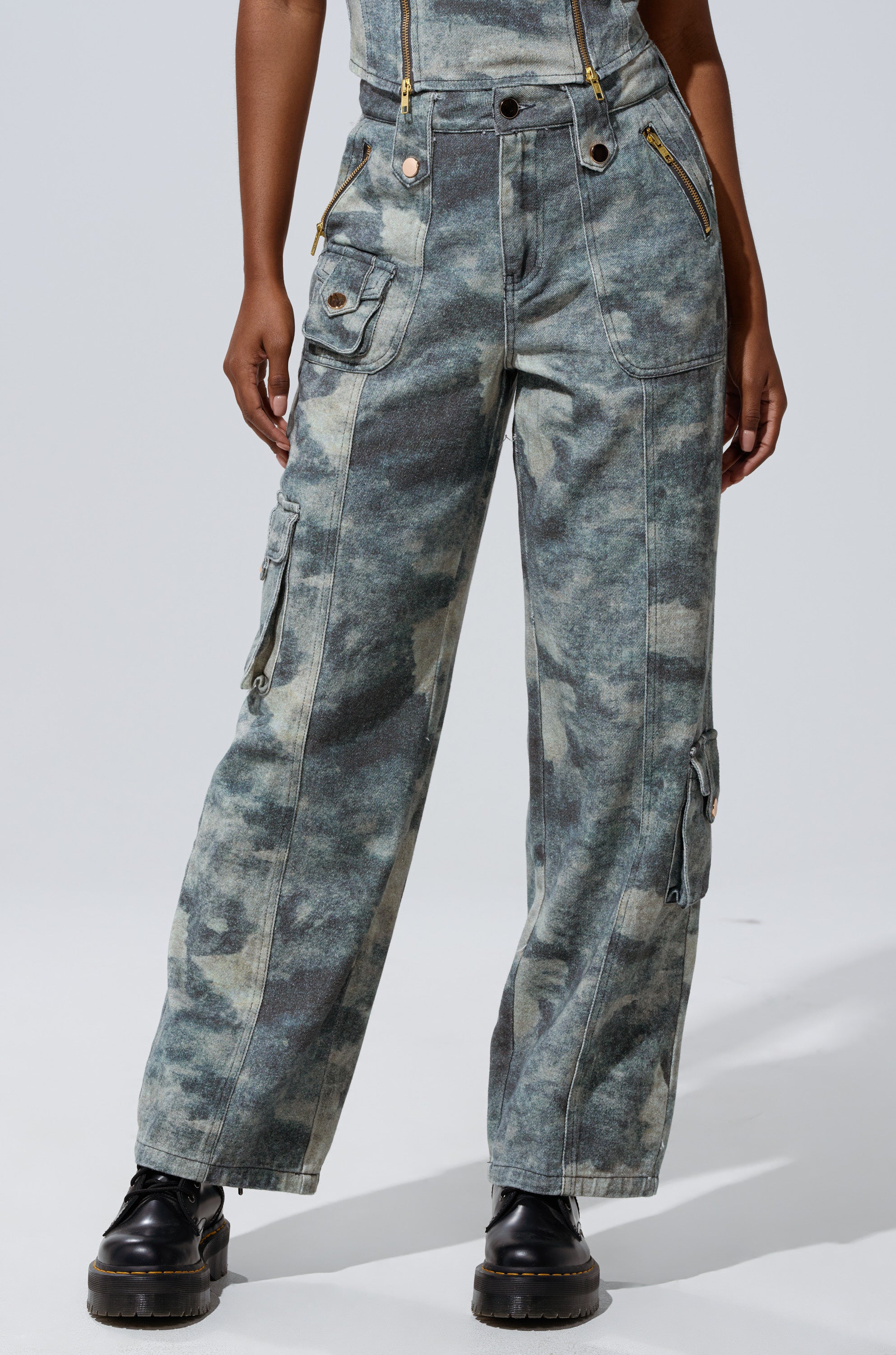 STEPH CAMO DENIM RELAXED PANT – AKIRA STEPH CAMO DENIM RELAXED PANT – AKIRA