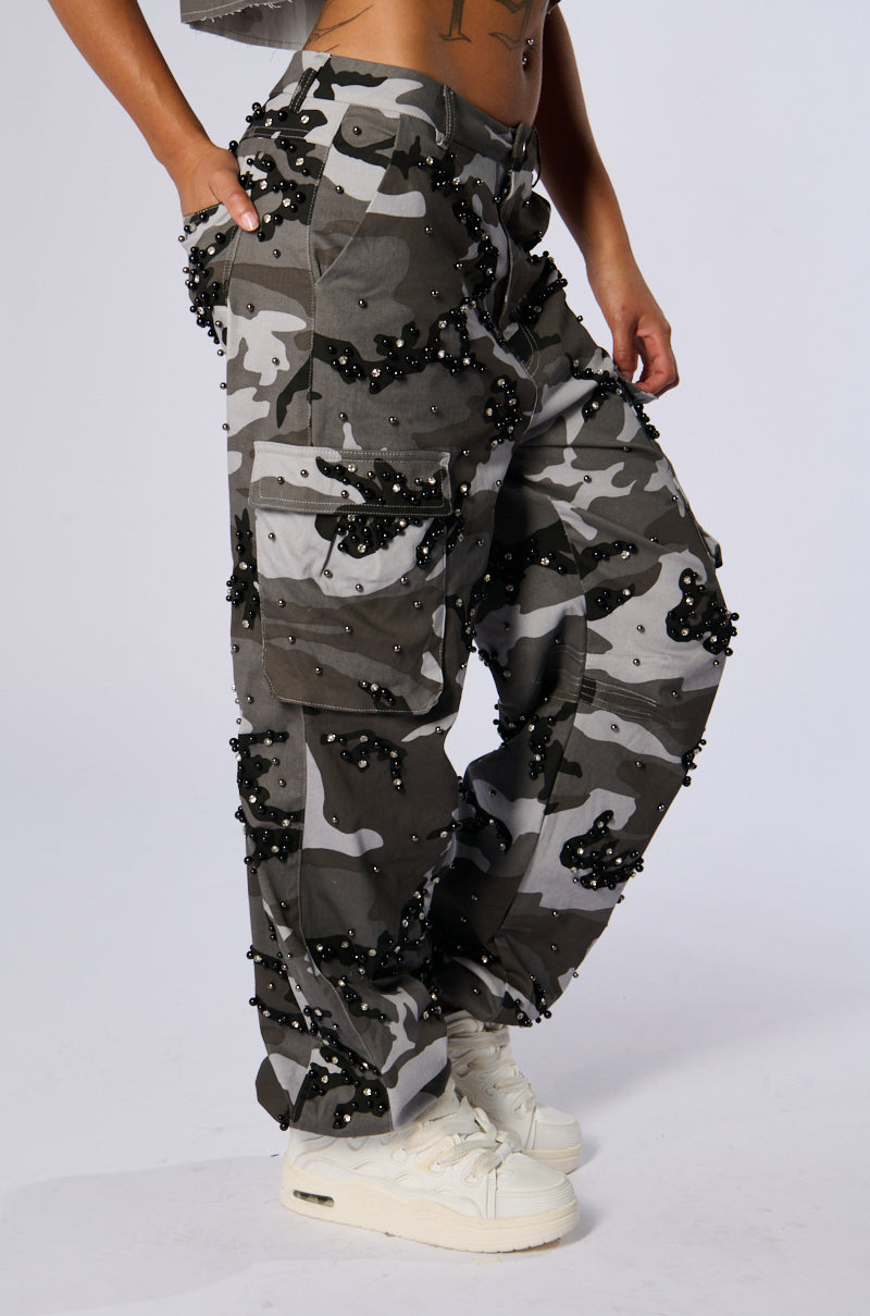 APPLY PRESSURE GREY CAMO CARGO PANT – AKIRA