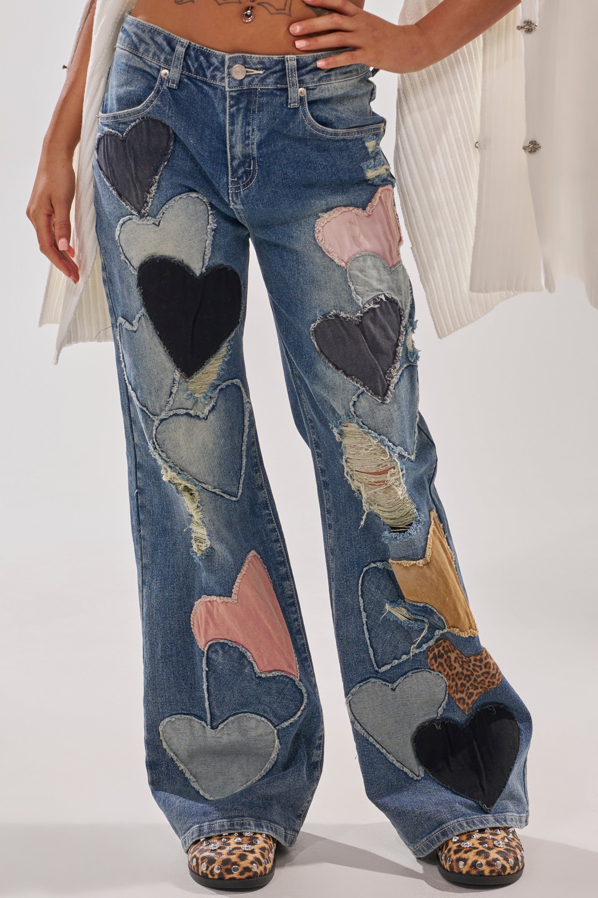 LOVE ME HARD RELAXED DENIM – AKIRA