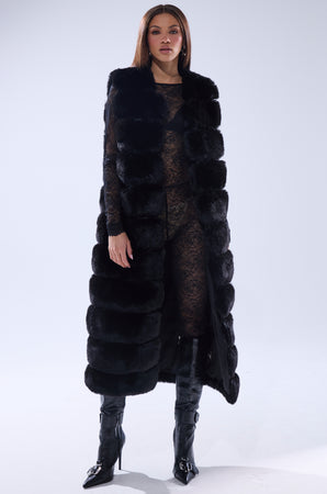 JENNY-LIN-BLKBLACK1_d959eb1c-