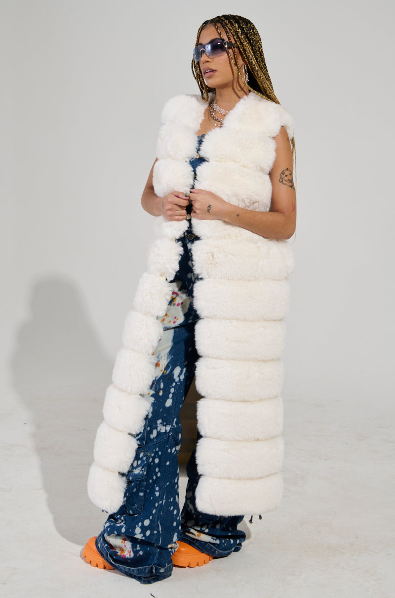 JENNY LIN FAUX FUR MAXI VEST IN WHITE – AKIRA