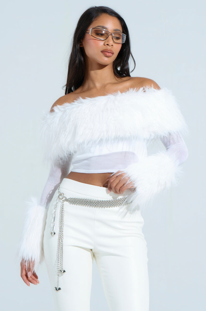 PRETTY PLEASE FUR TRIM TOP – AKIRA