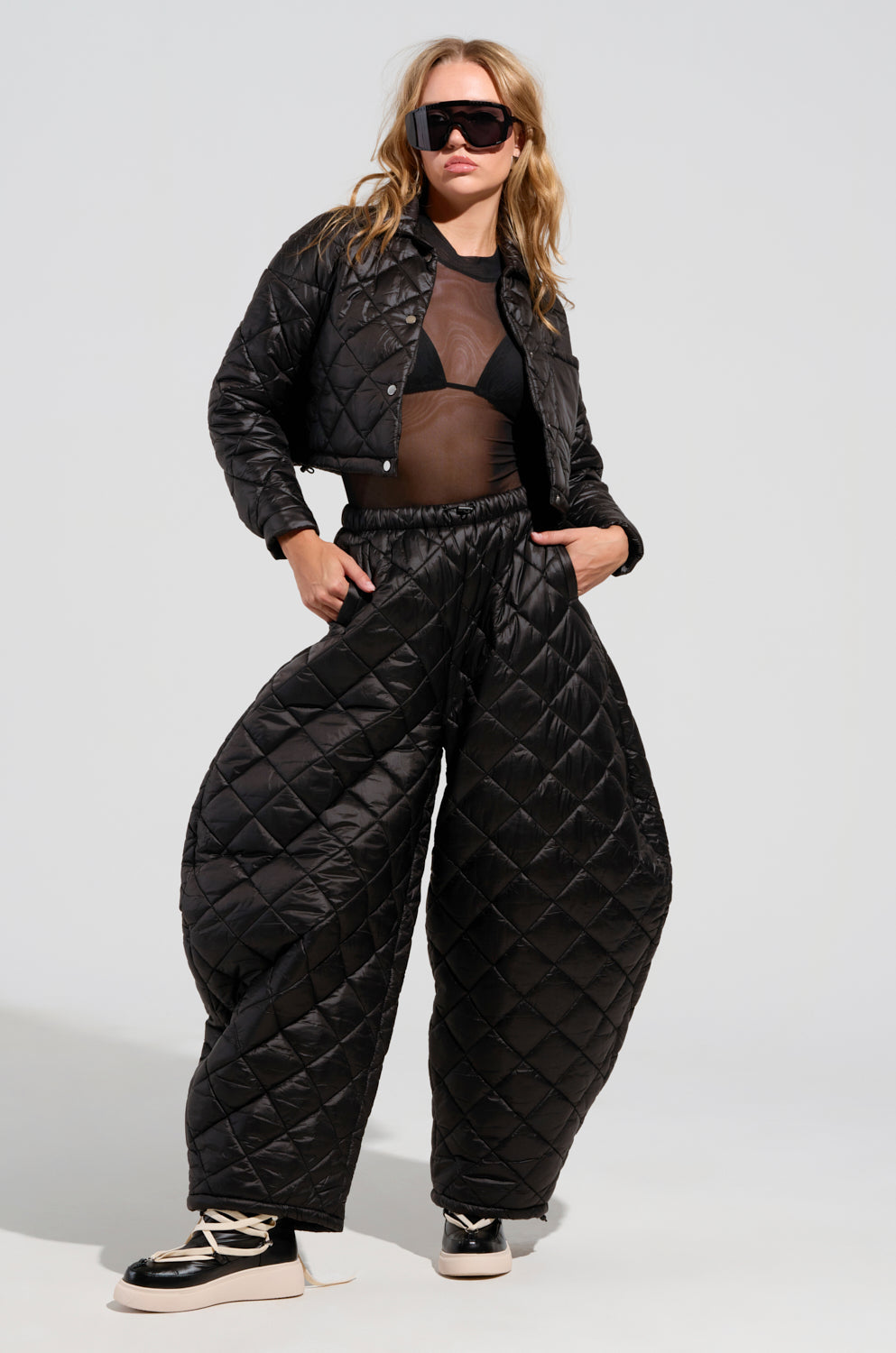 【2024】三越のお歳暮・冬ギフト VIVI OVERSIZED PUFFER PANTS IN BLACK – AKIRA ロング