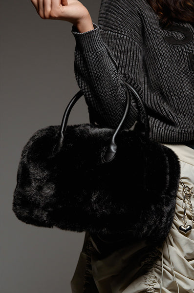 TOO FURRY TO CARE FAUX FUR BAG – AKIRA