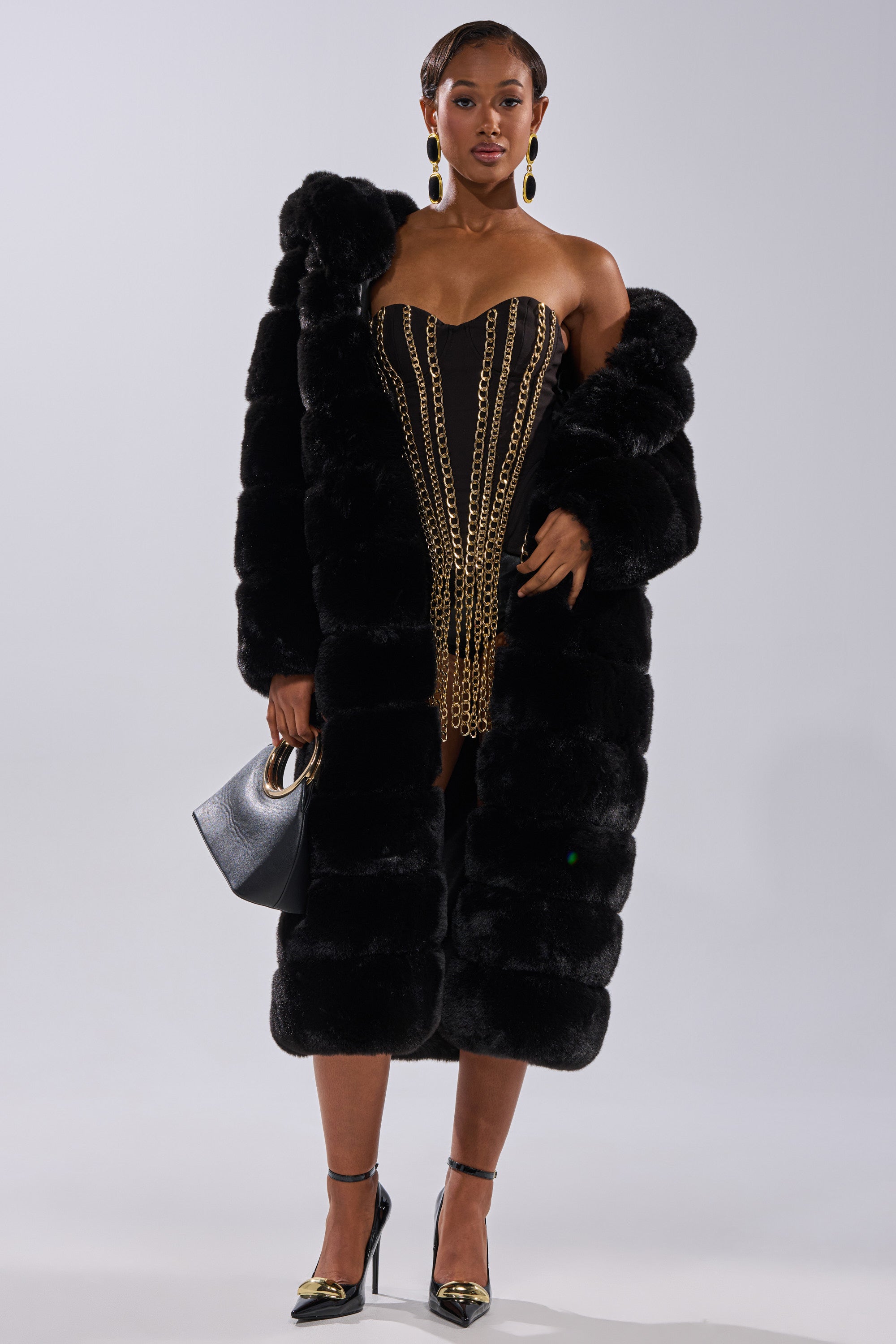 FAUX FUR PANEL HOODED TRENCH IN BLACK AKIRA FAUX FUR PANEL HOODED TRENCH IN BLACK AKIRA