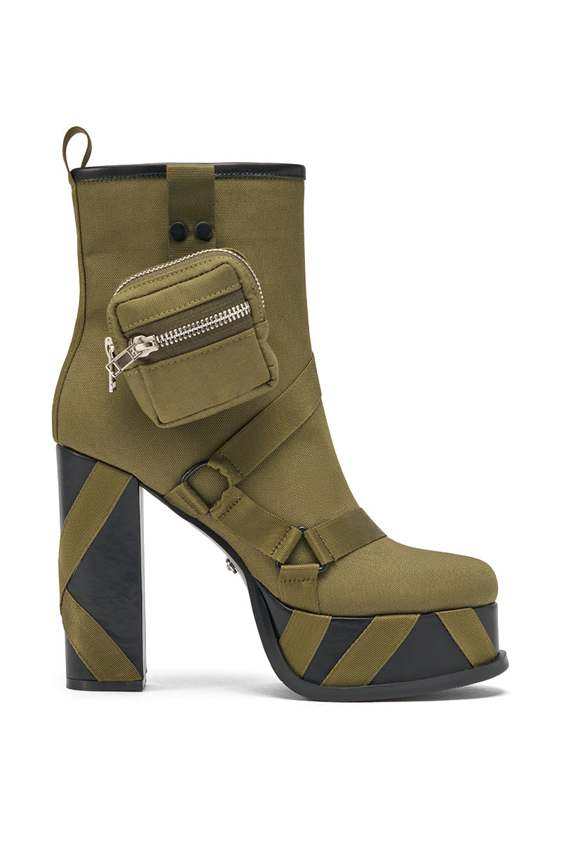 The AZALEA WANG MAHOMES OLIVE SPORTY COMBAT BLOCK BOOTIE features an olive green canvas platform, chunky heel, black diagonal stripes, and a removable zip pocket attached to the outer side for a sporty, stylish look. 3