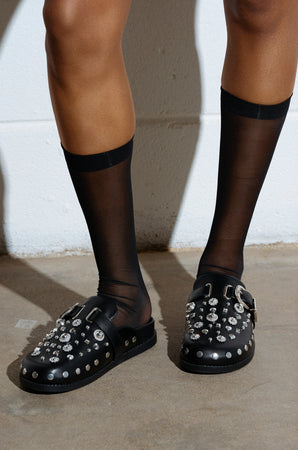 mauloa AZALEA WANG MAULDIN HARDWARE EMBELLISHED CLOG IN BLACK – AKIRA