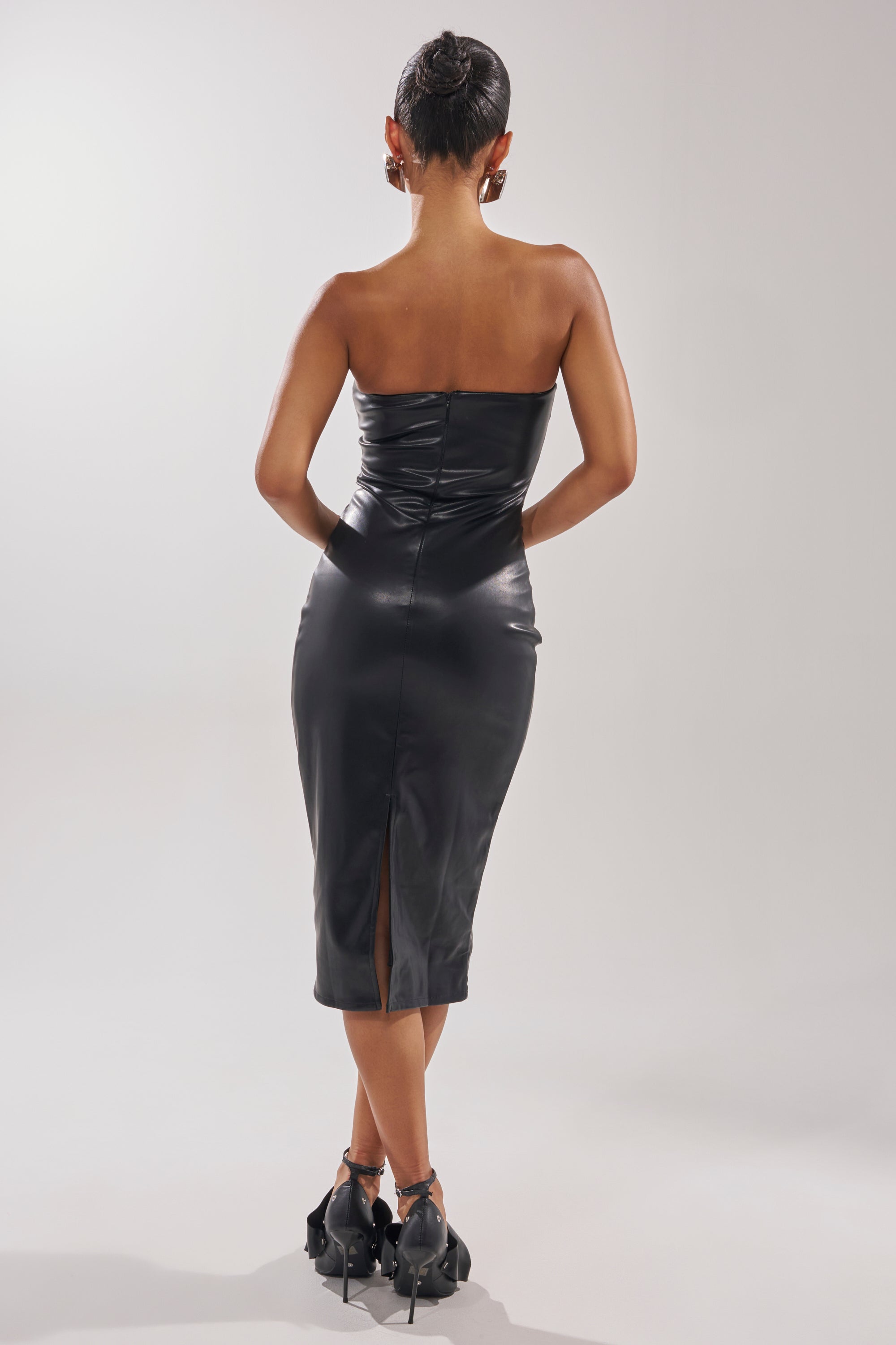 OH HOT DAMN FAUX LEATHER MIDI DRESS IN BLACK – AKIRA