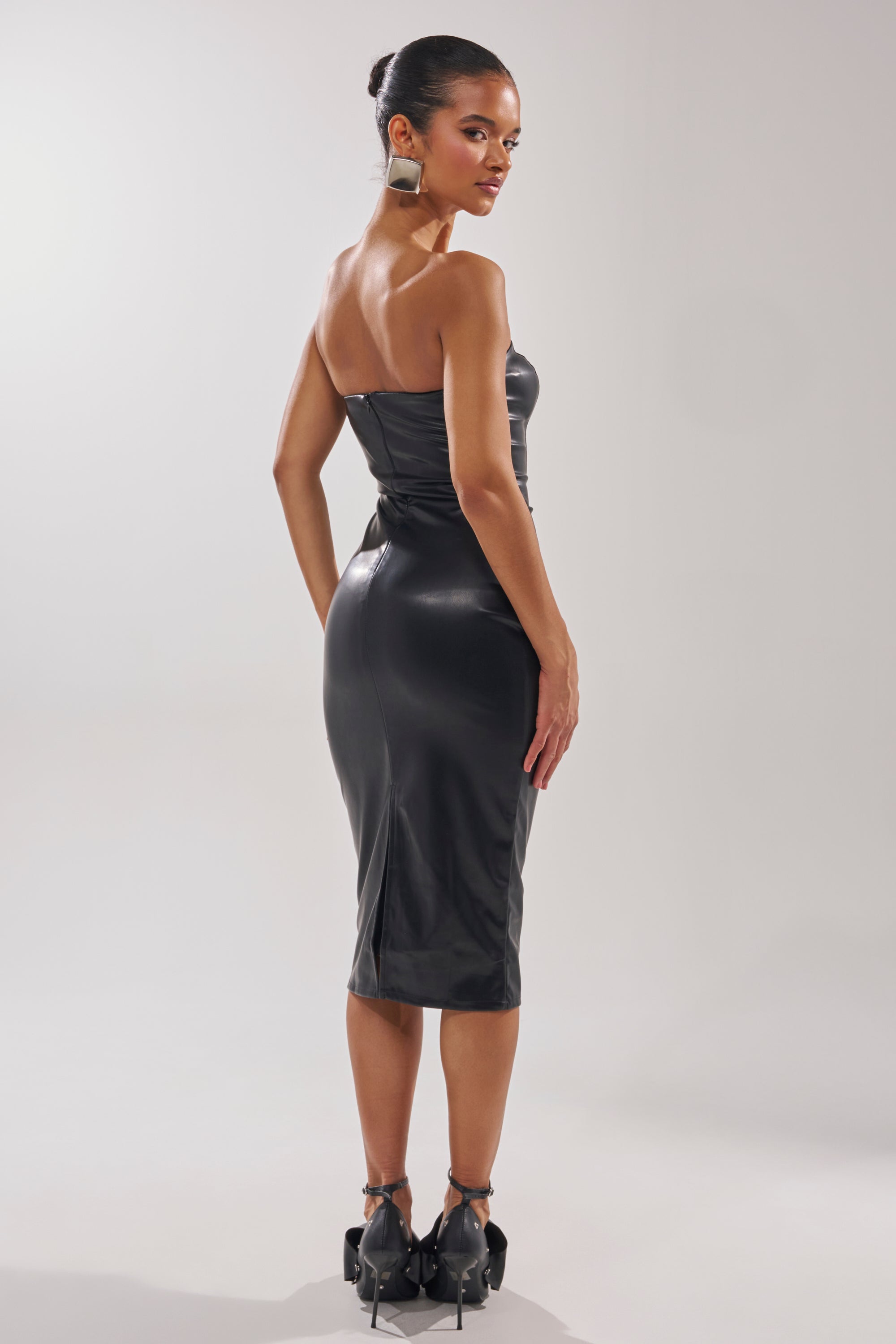 OH HOT DAMN FAUX LEATHER MIDI DRESS IN BLACK AKIRA OH HOT DAMN FAUX LEATHER MIDI DRESS IN BLACK AKIRA