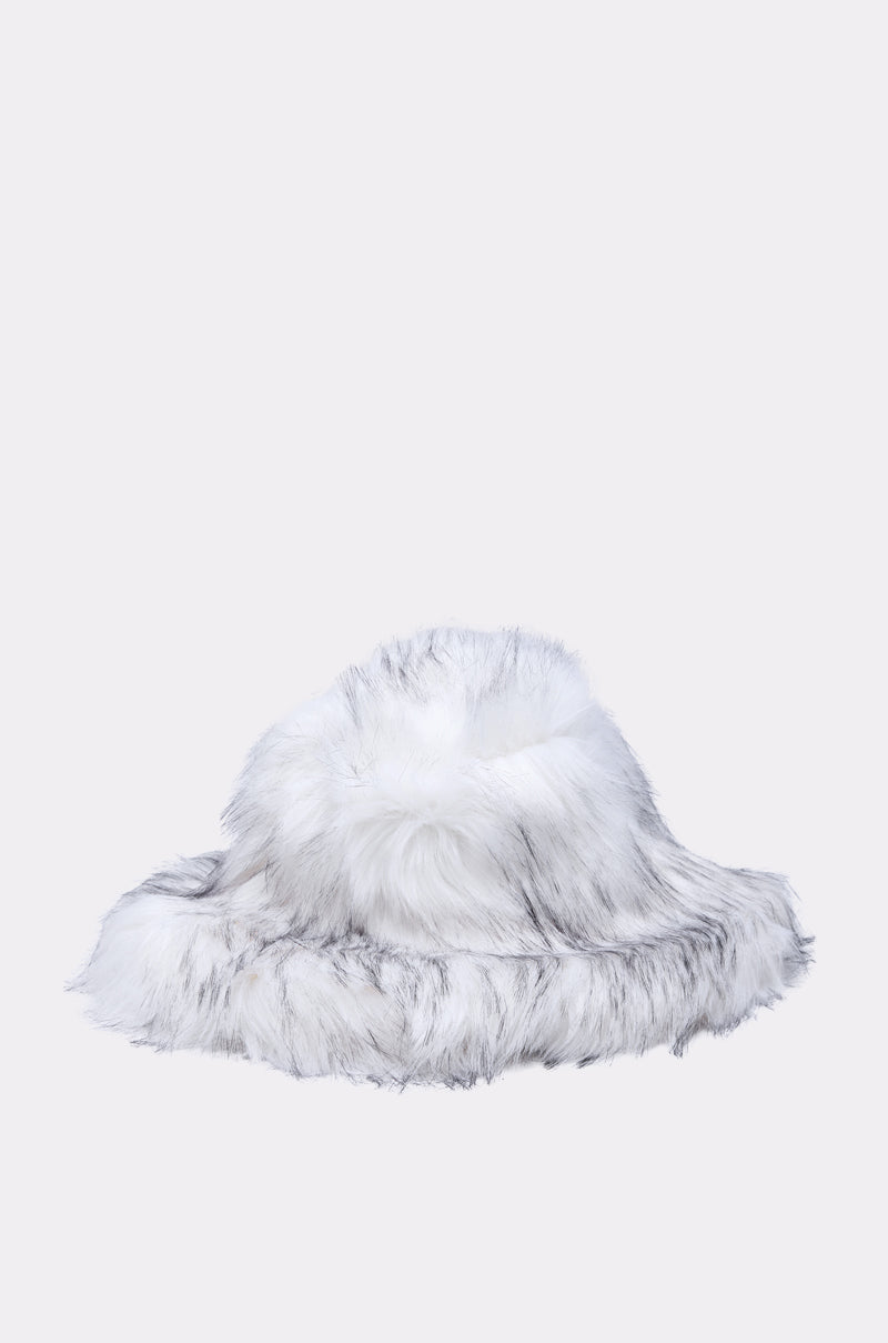 ICE QUEEN FAUX FUR BUCKET HAT – AKIRA