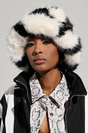 BROOKFIELD FAUX FUR BUCKET HAT – AKIRA