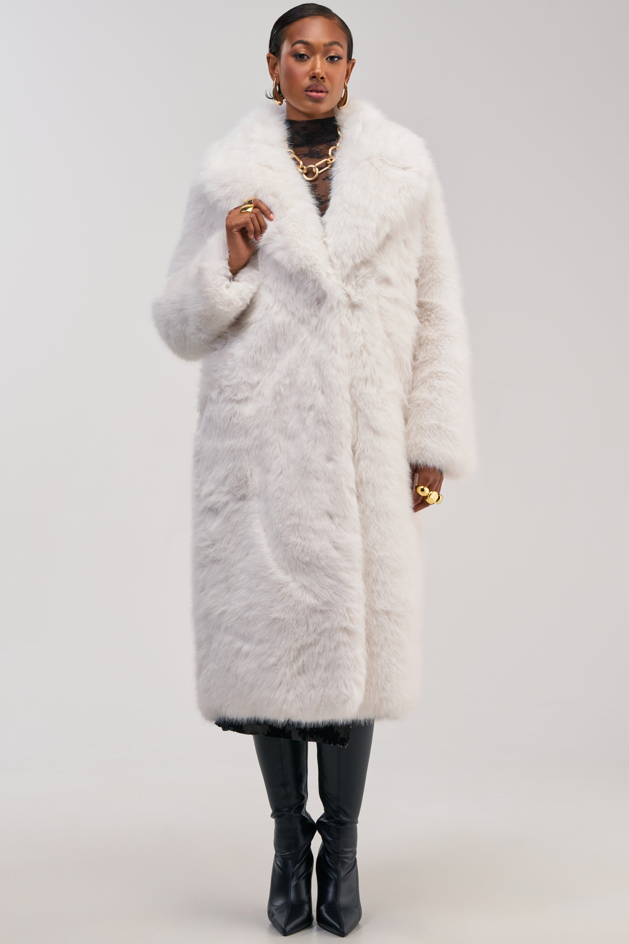 OSLO FAUX FUR COAT IN WHITE – AKIRA