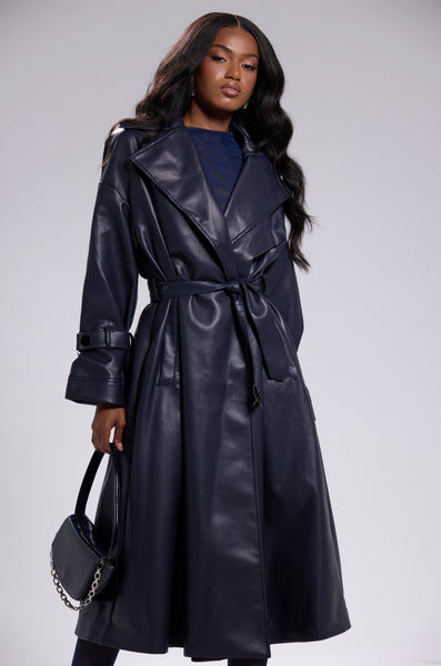 ALINNA FAUX LEATHER TRENCH IN NAVY – AKIRA