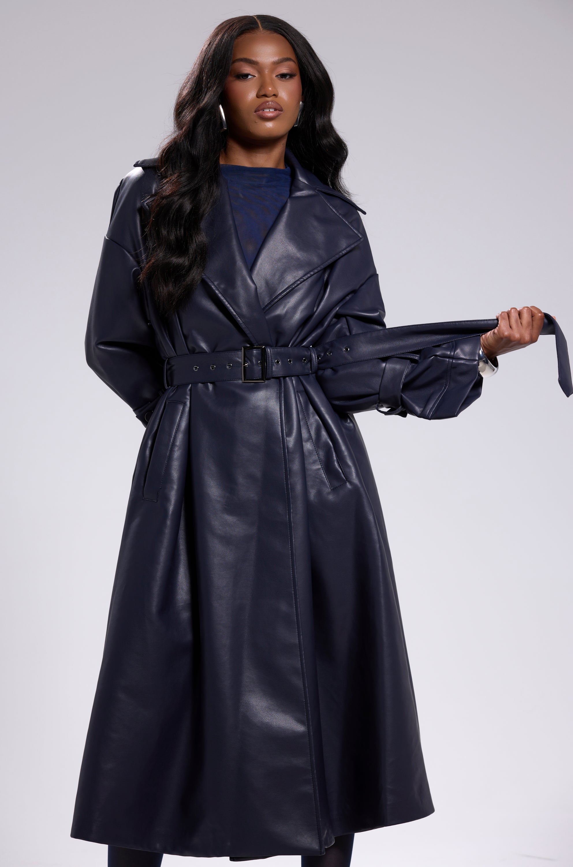 ALINNA FAUX LEATHER TRENCH IN NAVY – AKIRA