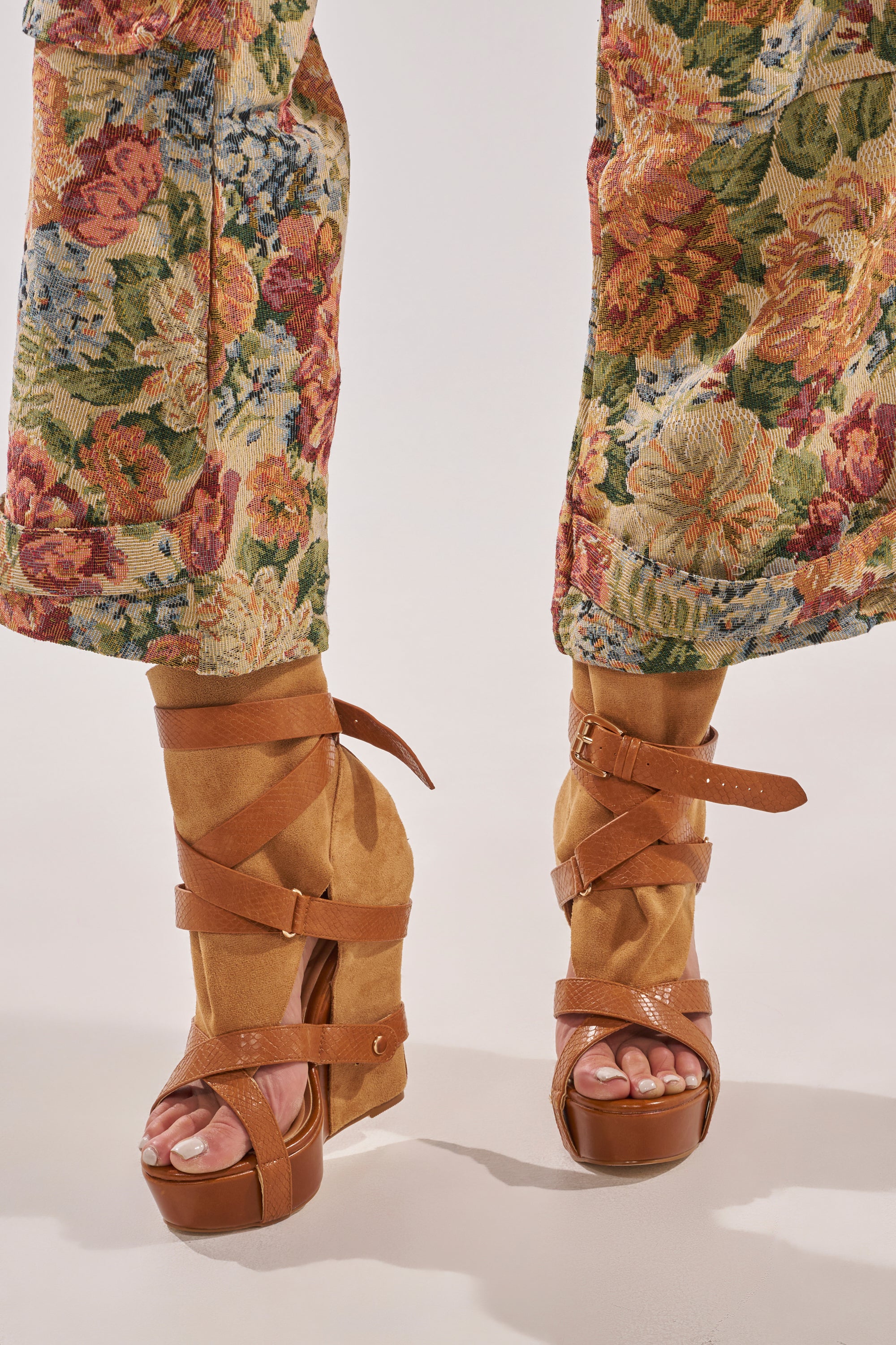 AZALEA WANG ROTHKO WEDGE SANDAL IN CAMEL – AKIRA