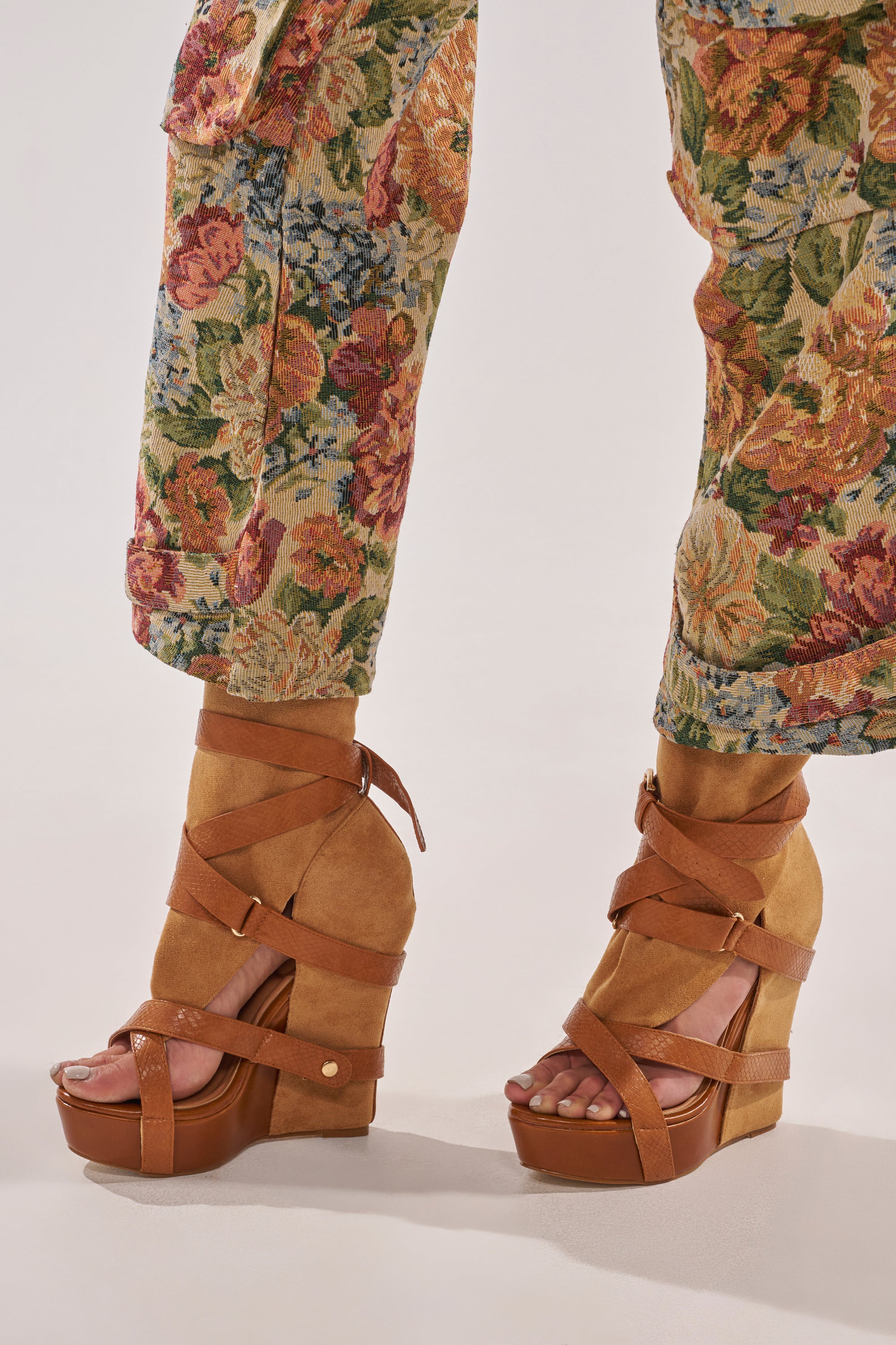 AZALEA WANG ROTHKO WEDGE SANDAL IN CAMEL – AKIRA