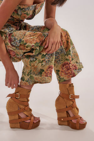 AZALEA WANG ROTHKO WEDGE SANDAL IN CAMEL – AKIRA