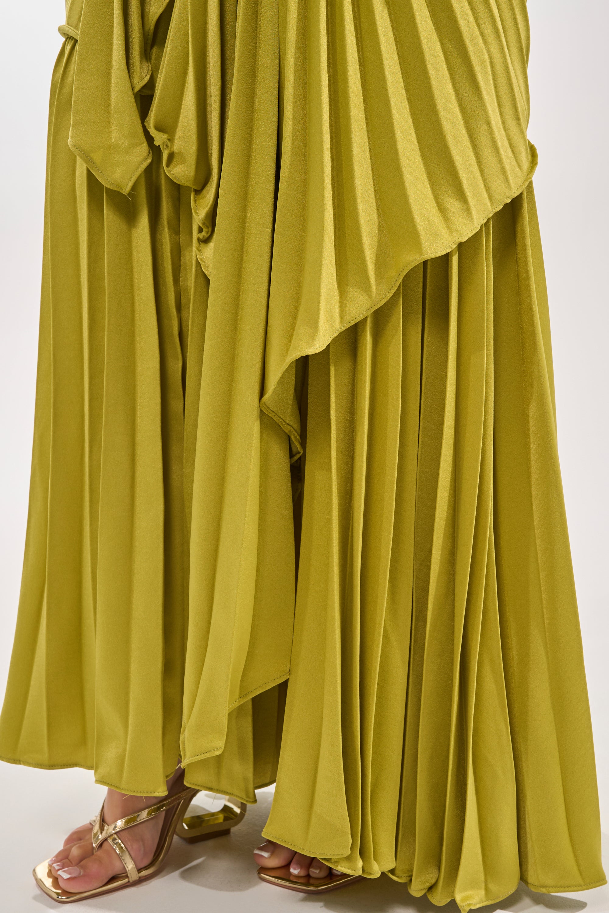 AKIRA Reservations Please Pleated Maxi Dress In Chartreuse | Size Medium