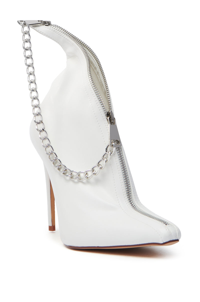 The AZALEA WANG SAGITTA WHITE STILETTO PUMP features faux leather, a pointed toe, and a sleek design accented by a prominent front zipper and metallic chain hardware.