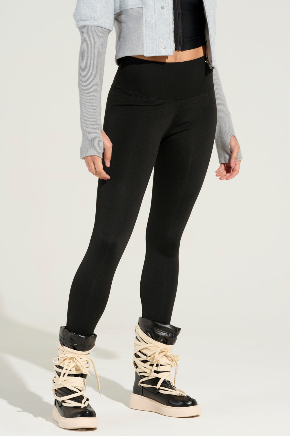 SNUGGLE FLEX FLEECE LEGGING IN BLACK – AKIRA