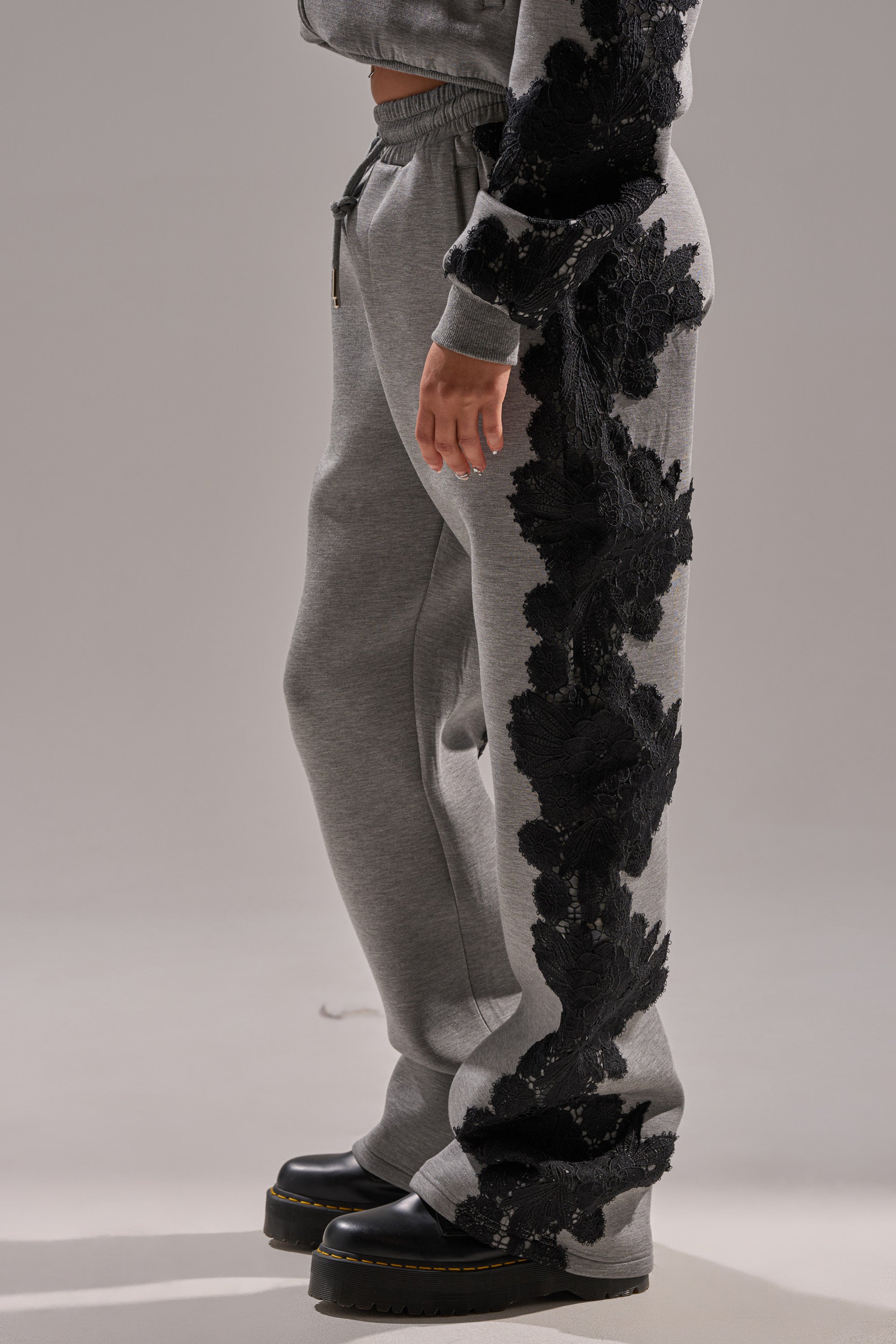 RAQUEL STRAIGHT JOGGER PANT – AKIRA