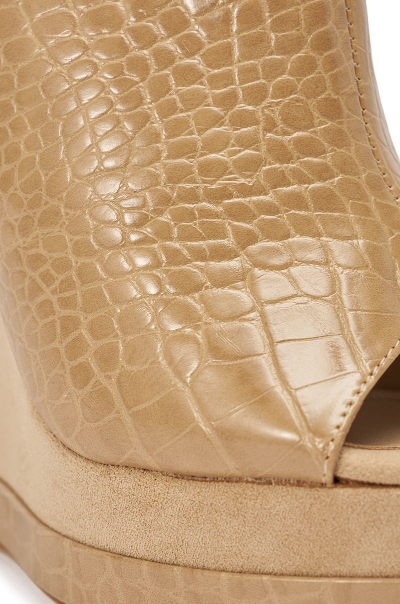 AZALEA WANG TANA NUDE MIXED MATERIAL WEDGE – AKIRA