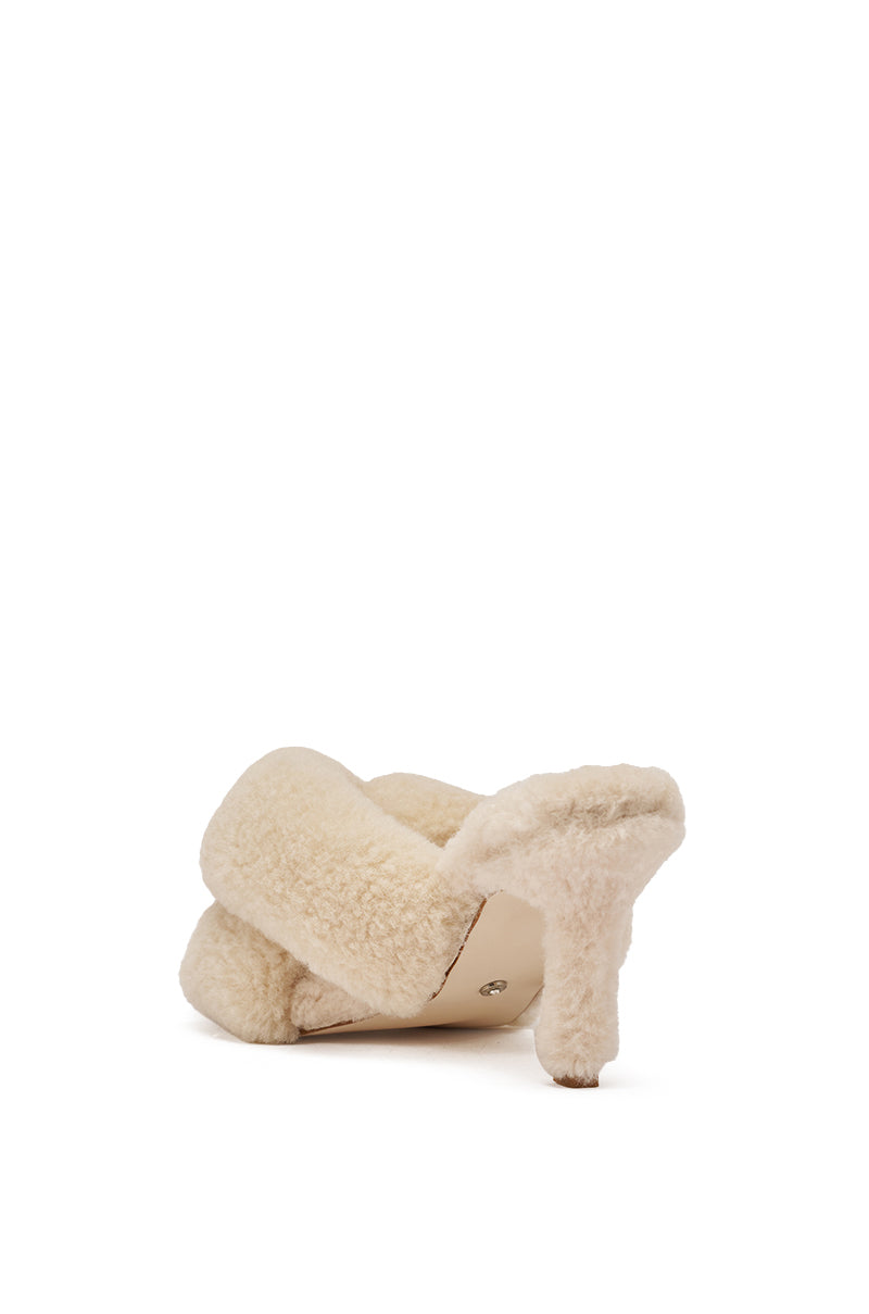 AZALEA WANG VALE IVORY SHERPA LOW HEEL MULE SANDAL – AKIRA