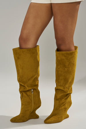 AZALEA WANG VINCE MUSTARD FAUX SUEDE WEDGE BOOT – AKIRA