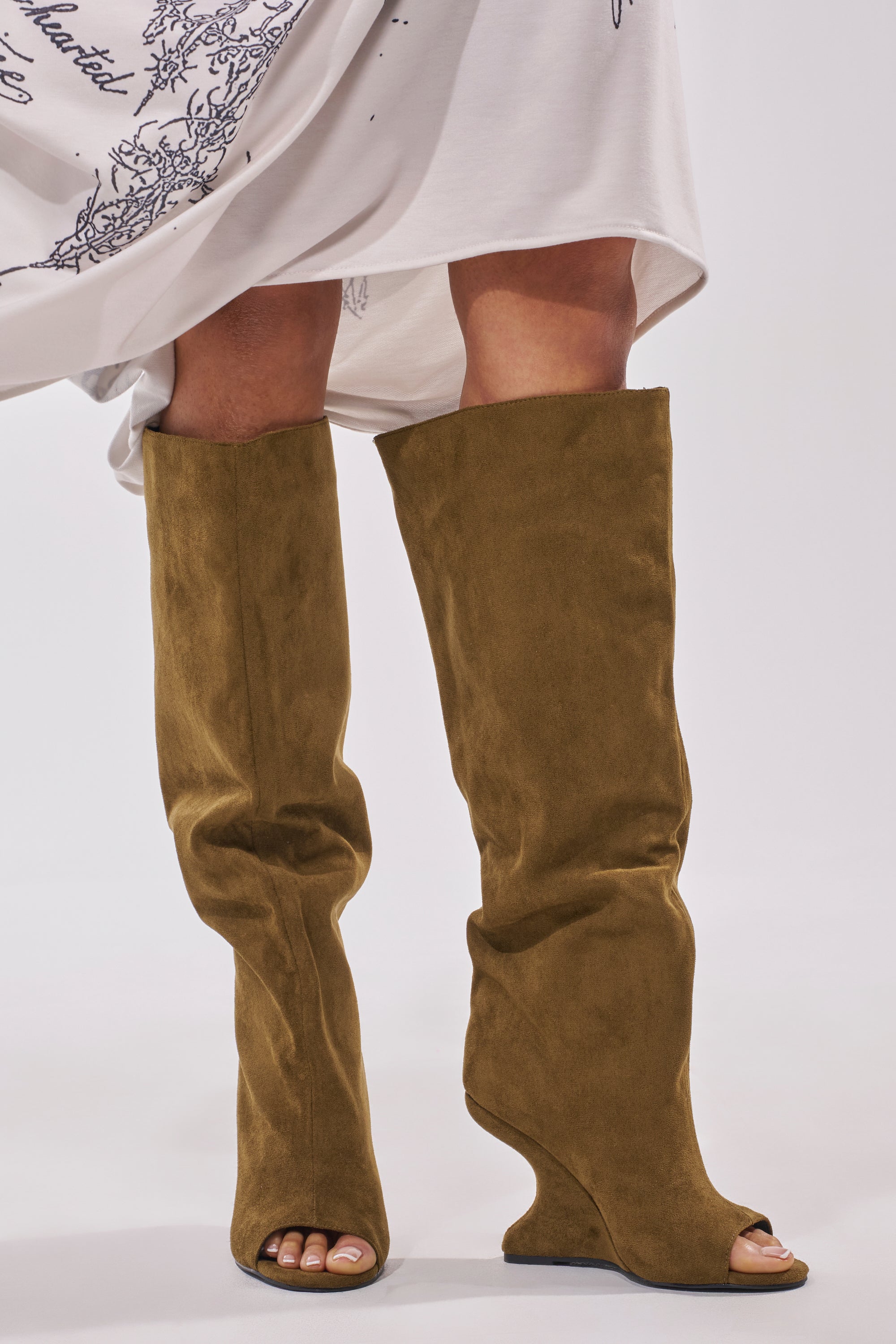 AZALEA WANG VINCENT OLIVE FAUX SUDED OPEN TOE WEDGE BOOT – AKIRA