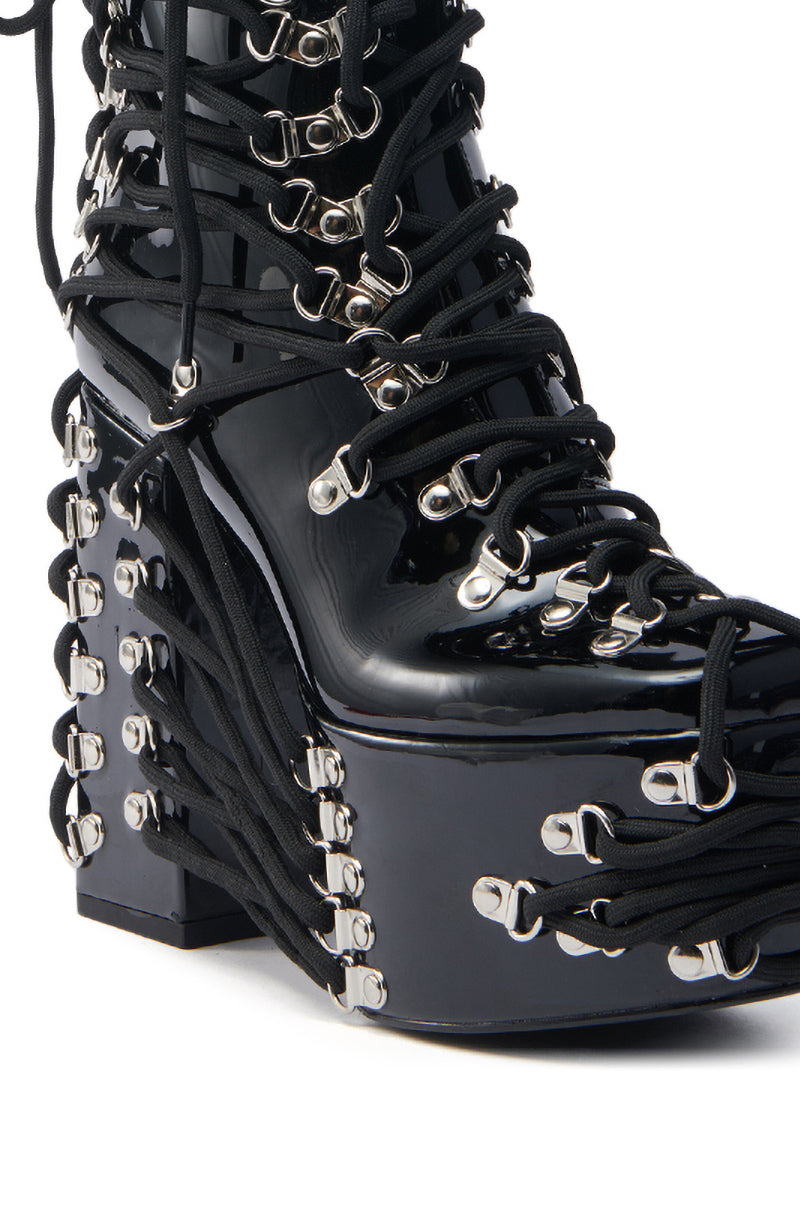 Uyye AZALEA WANG XENON BLACK CHUNKY BOOTIE – AKIRA