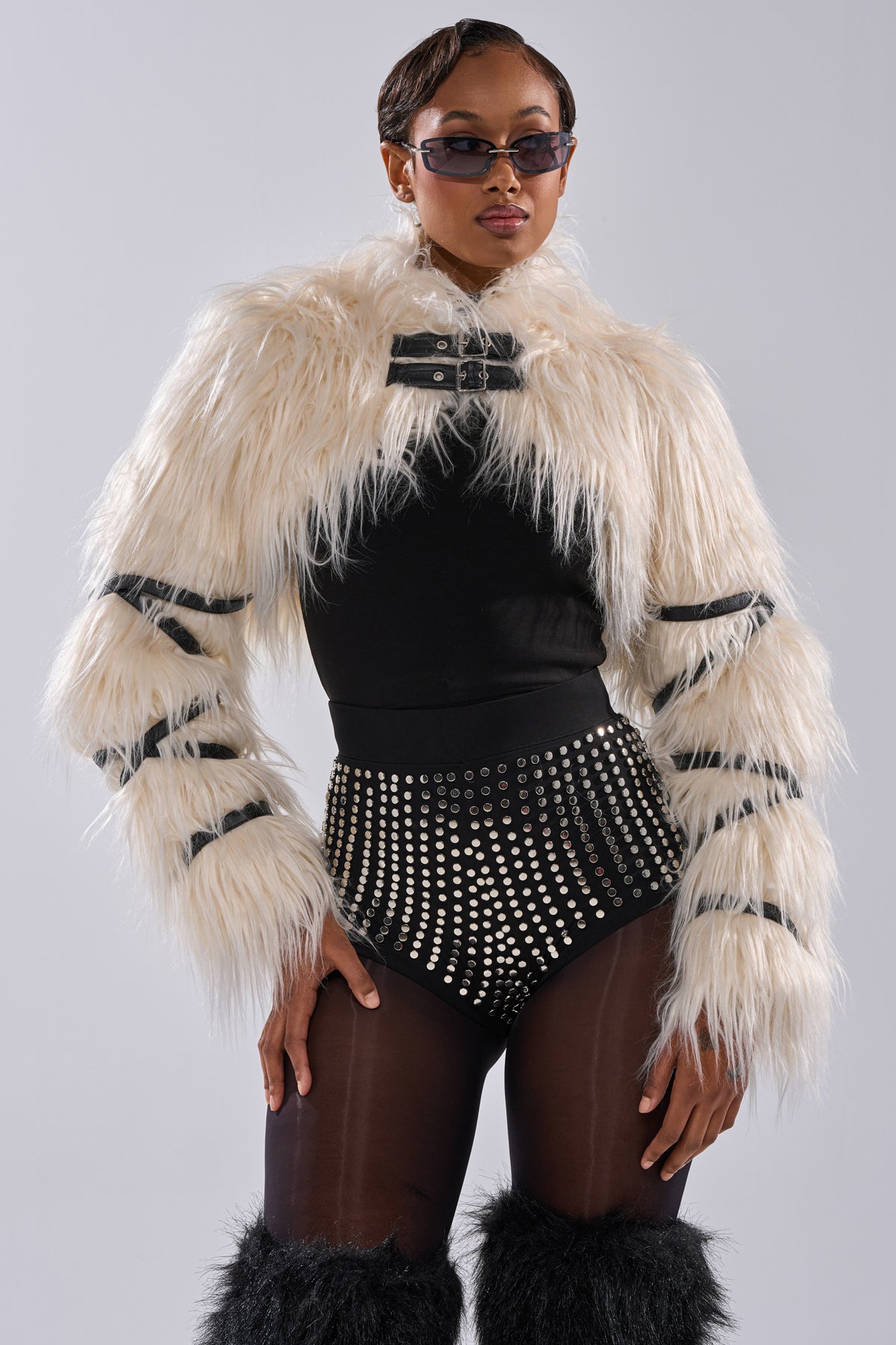 PHIA FAUX FUR BOLERO – AKIRA Strike a pose 完売 y2kファー ジレ