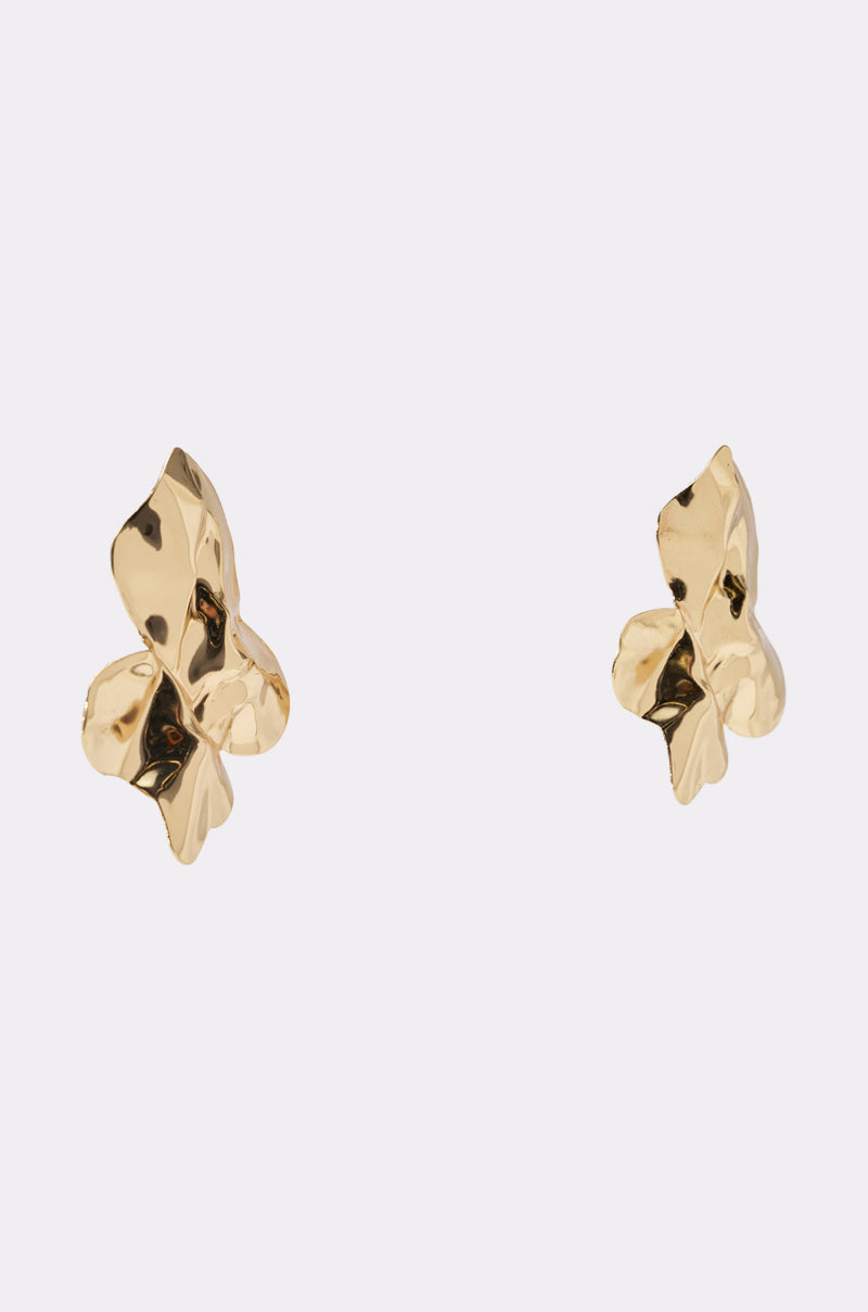 ORGANIC VIBES EARRING: Gold, abstract, flower-shaped stud earrings with a shiny hammered finish create a sculptural statement, shown on a plain white background. 3