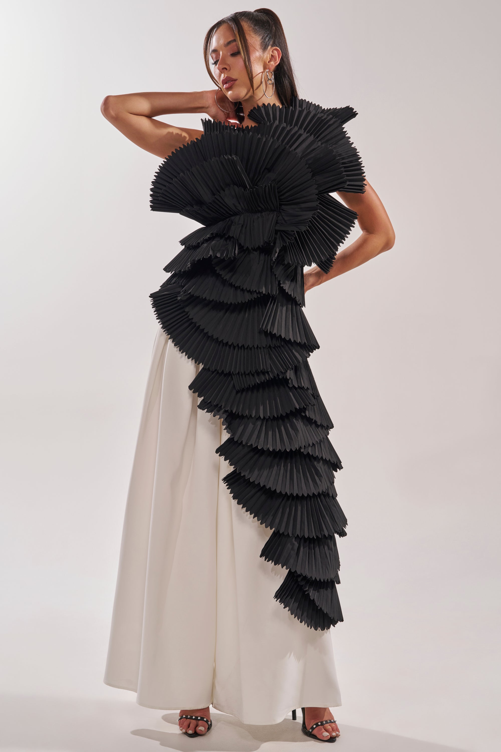 AKIRA Luxurious Asymmetrical Top | Black