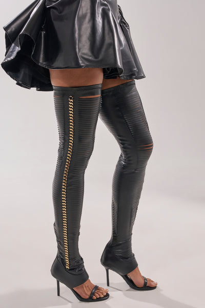 ZARIE-BLACKBLACK1_grande.jpg?v