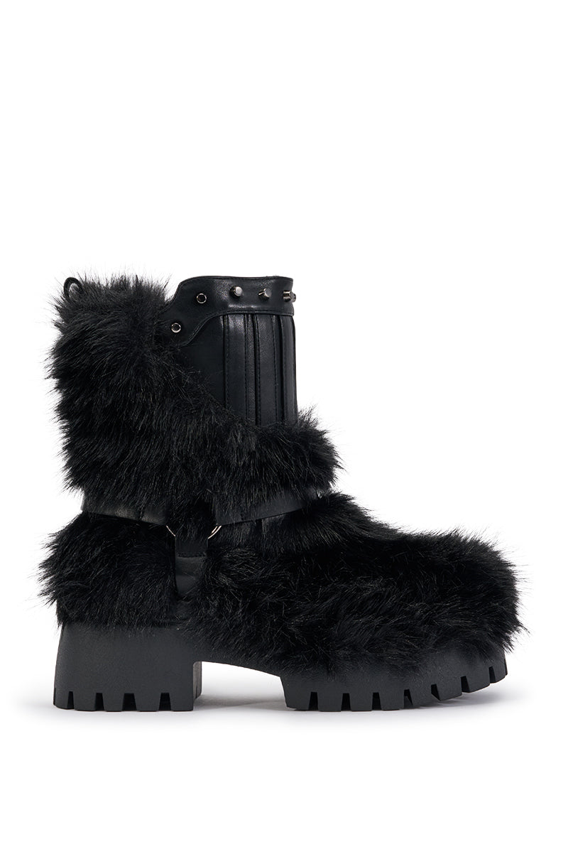 AZALEA WANG ZAYDEN BLACK FUR FLAT BOOTIE – AKIRA