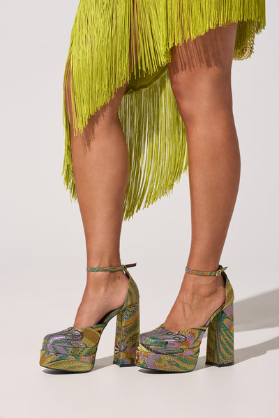 AZALEA WANG ZIPPHORA GREEN MULTI BROCADE PLATFORM PUMP – AKIRA