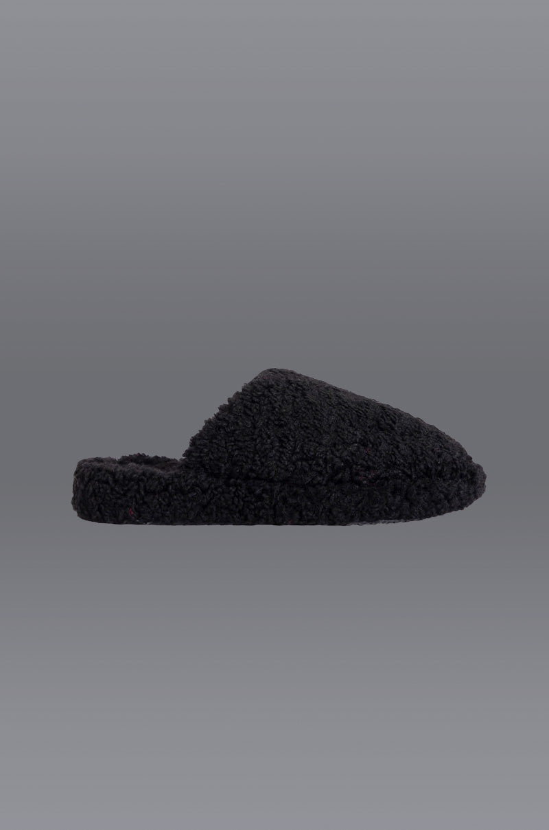 Front View Akira Chica Fluffy Slipper In Black