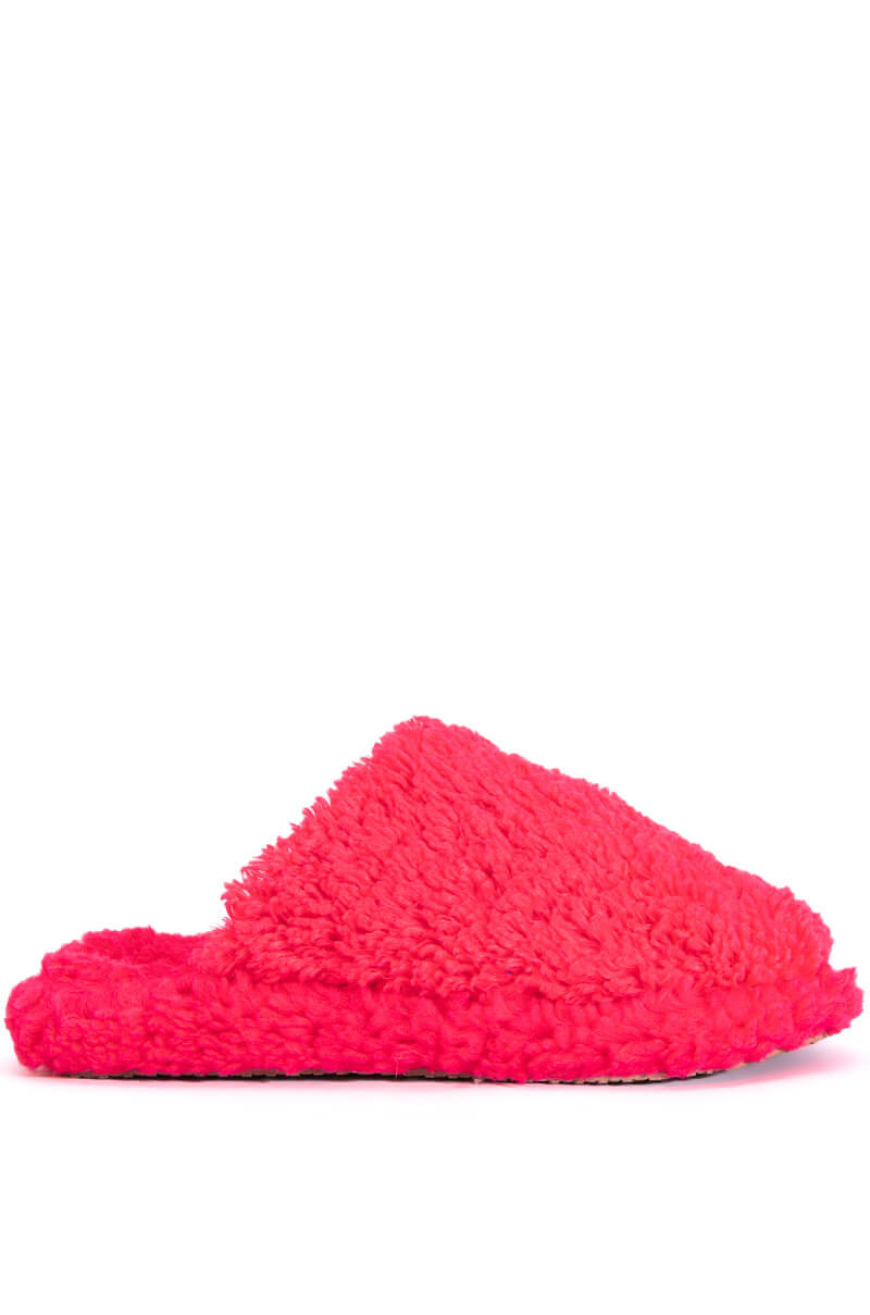 Side View Akira Chica Fluffy Slipper In Fuchsia 1