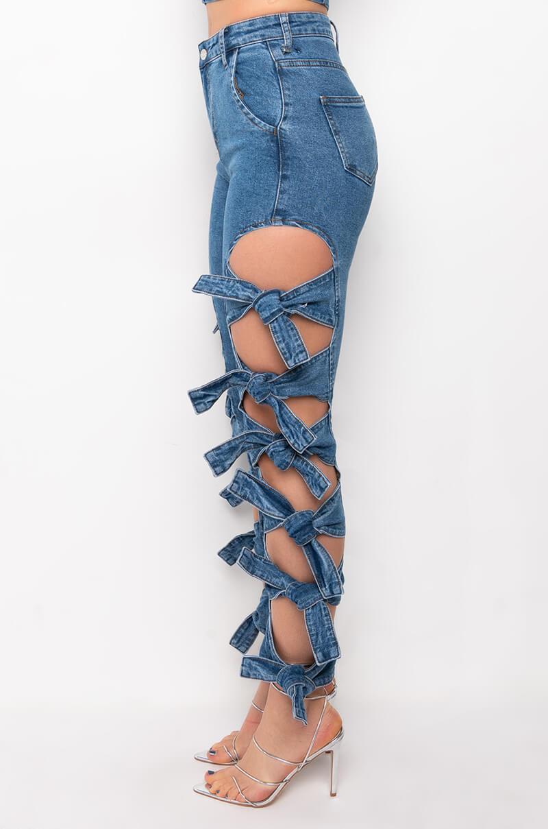 Detail View All Around Me Skinny Jeans