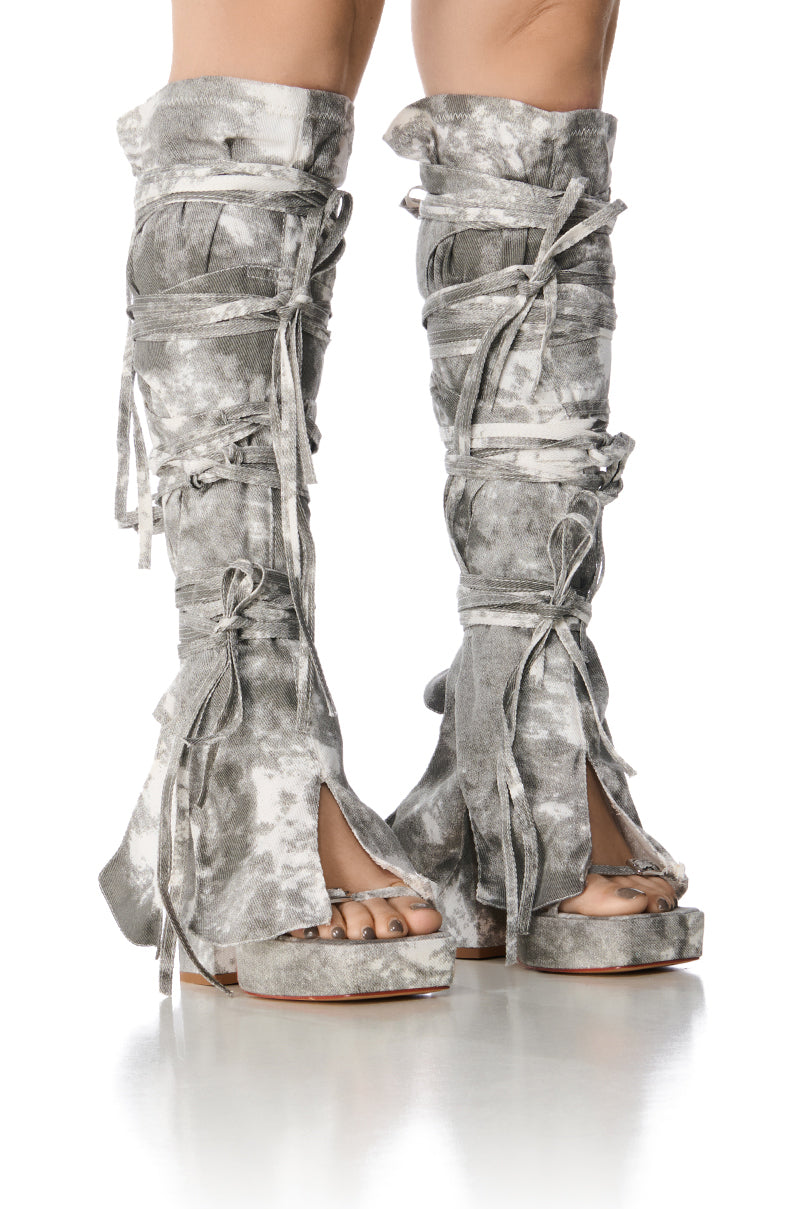 Front View Azalea Wang 2 In 1 Lennox Strappy Sandal In Acid Wash