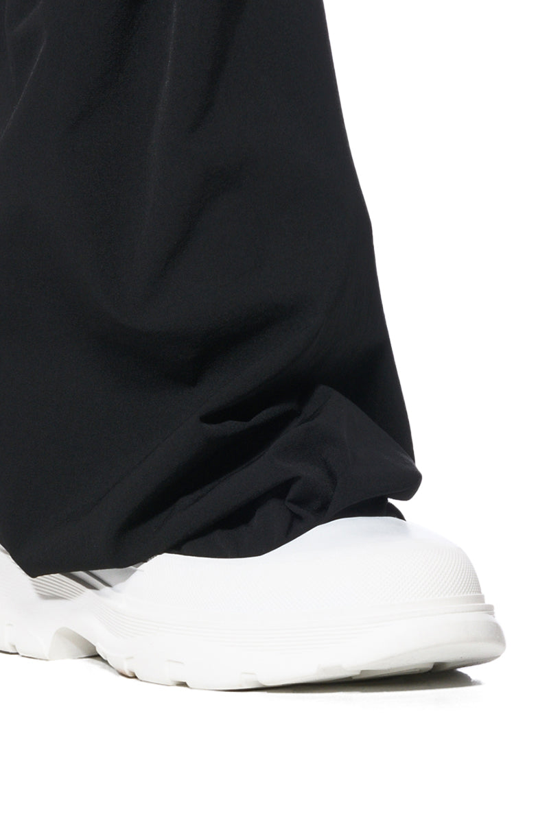 Extra View Azalea Wang Airlea Slouchy Sneaker Boot In Black