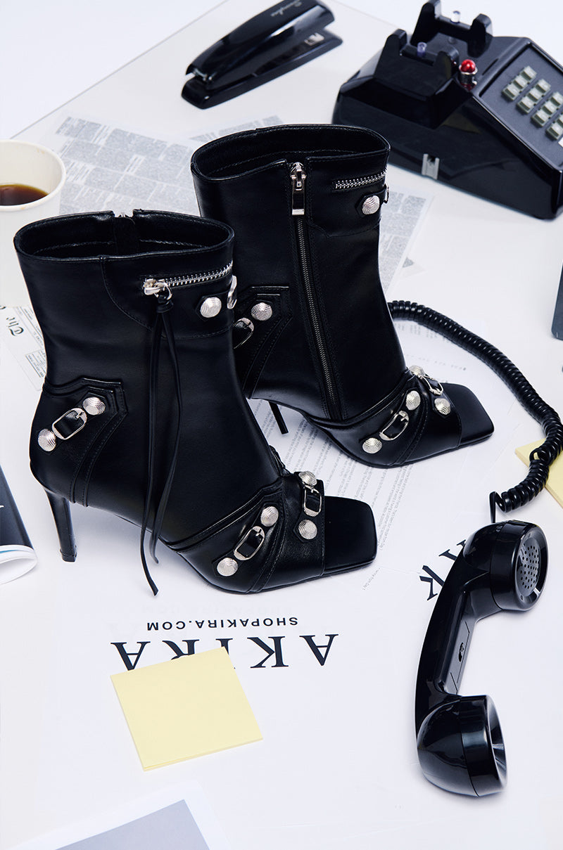 Extra View Azalea Wang Annalise Peep Toe Bootie In Black 5
