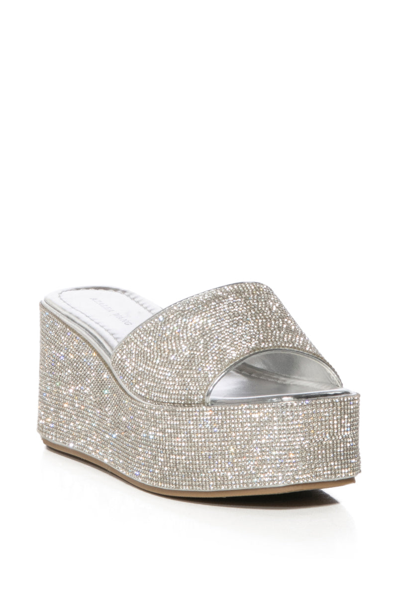 Back View Azalea Wang Arrow Embellished Flatform Sandal In Silver 2