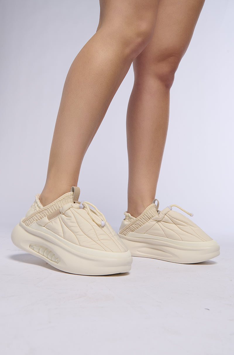 Front View Azalea Wang Asteroid Futuristic Puffer Sneaker In Cream 0