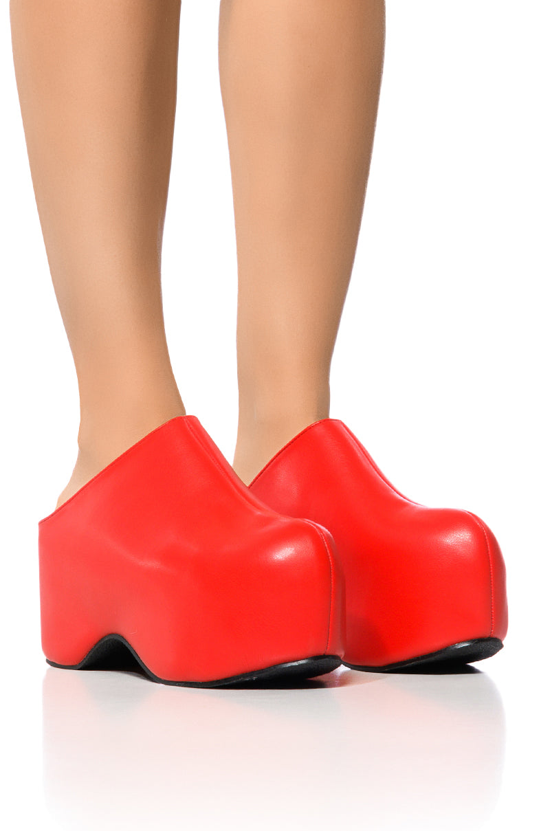 AZALEA WANG BALM RED PU CLOG view 0